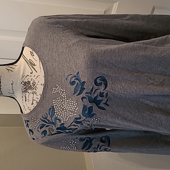 PRETTY top - Picture 4 of 5